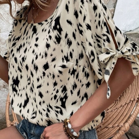 Leopard Print Knot Sleeve Blouse - Picture 2 of 5